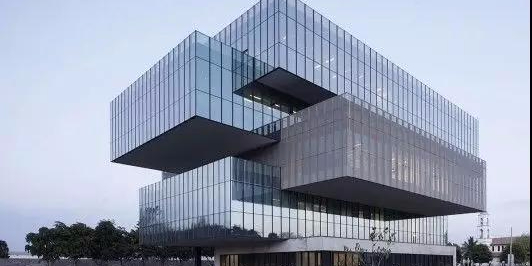 沒(méi)錯(cuò)，就是體塊層疊！